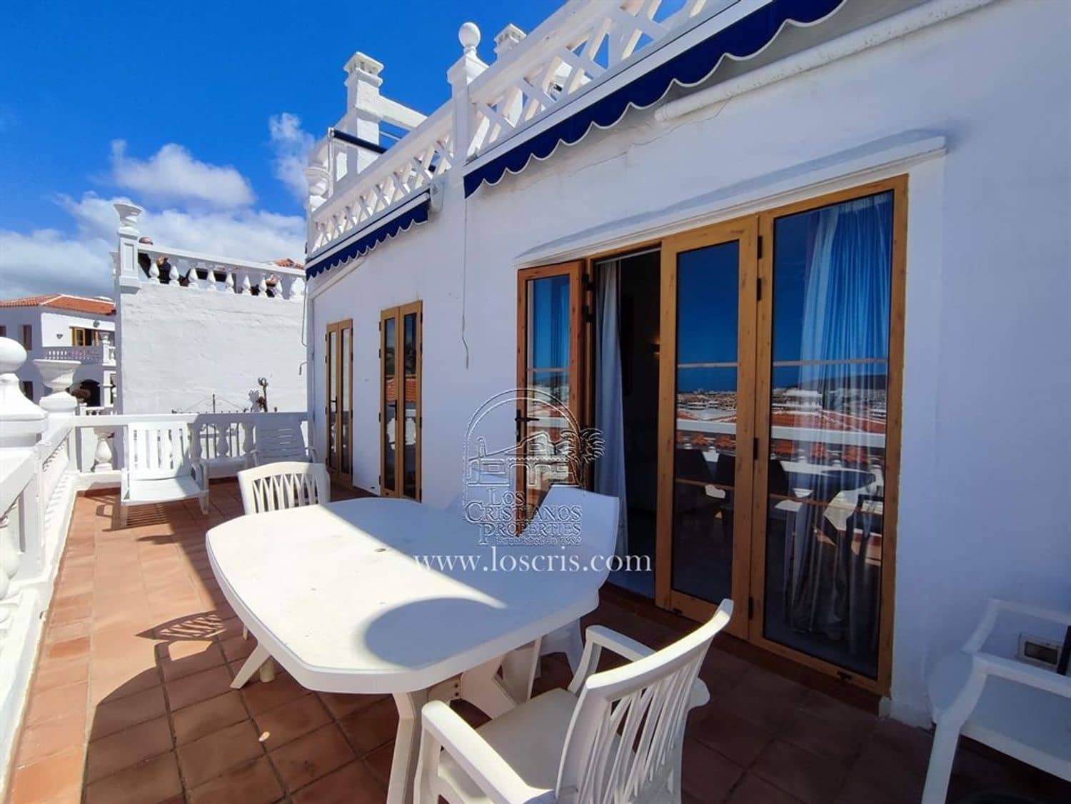 2 bedroom Apartment for sale in Los Cristianos with pool garage - € 400,000 (Ref: 9483829)
