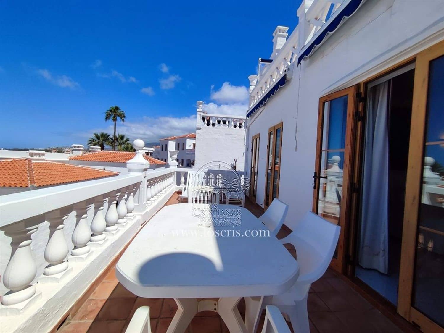 2 bedroom Apartment for sale in Los Cristianos with pool garage - € 400,000 (Ref: 9483829)