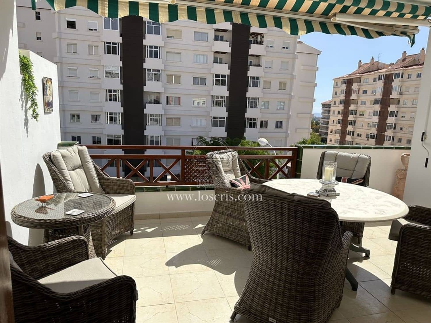 2 soveværelse Lejlighed til salg i Los Cristianos med swimmingpool garage - € 395.000 (Ref: 9523928)