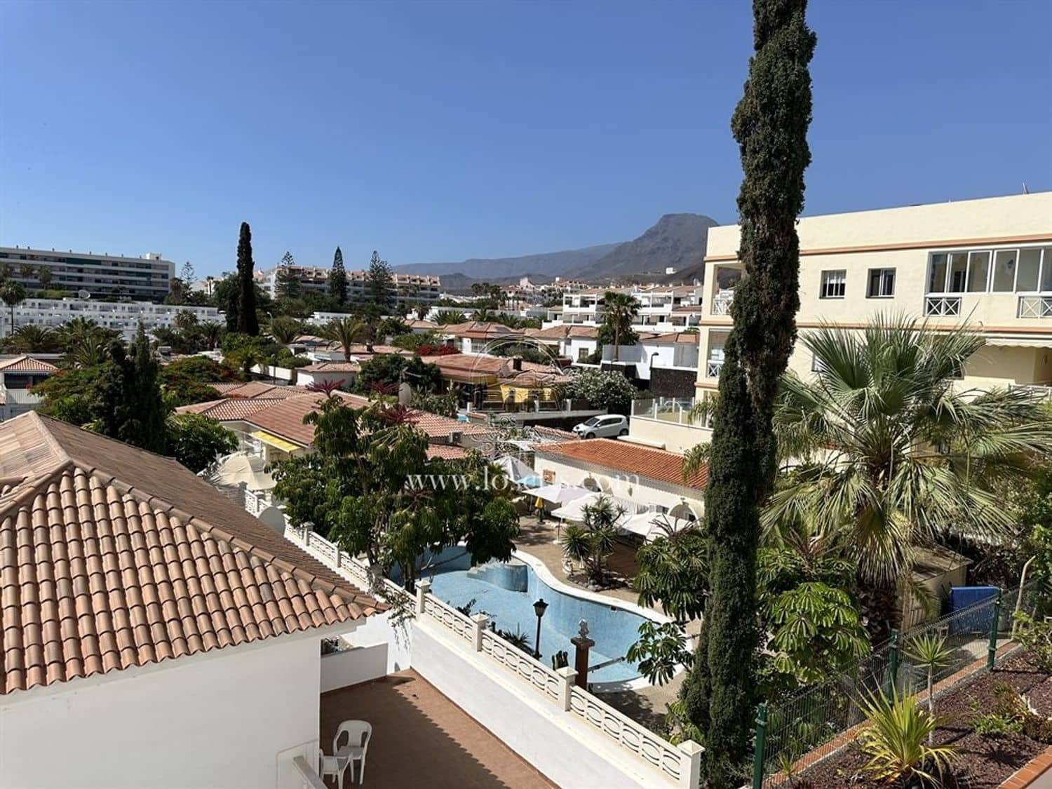 2 soveværelse Lejlighed til salg i Los Cristianos med swimmingpool garage - € 395.000 (Ref: 9523928)