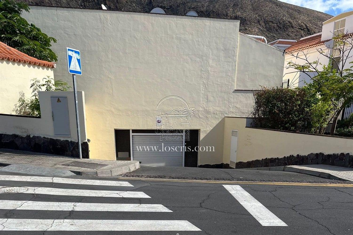 Garage for sale in Los Cristianos - € 18,000 (Ref: 9629612)