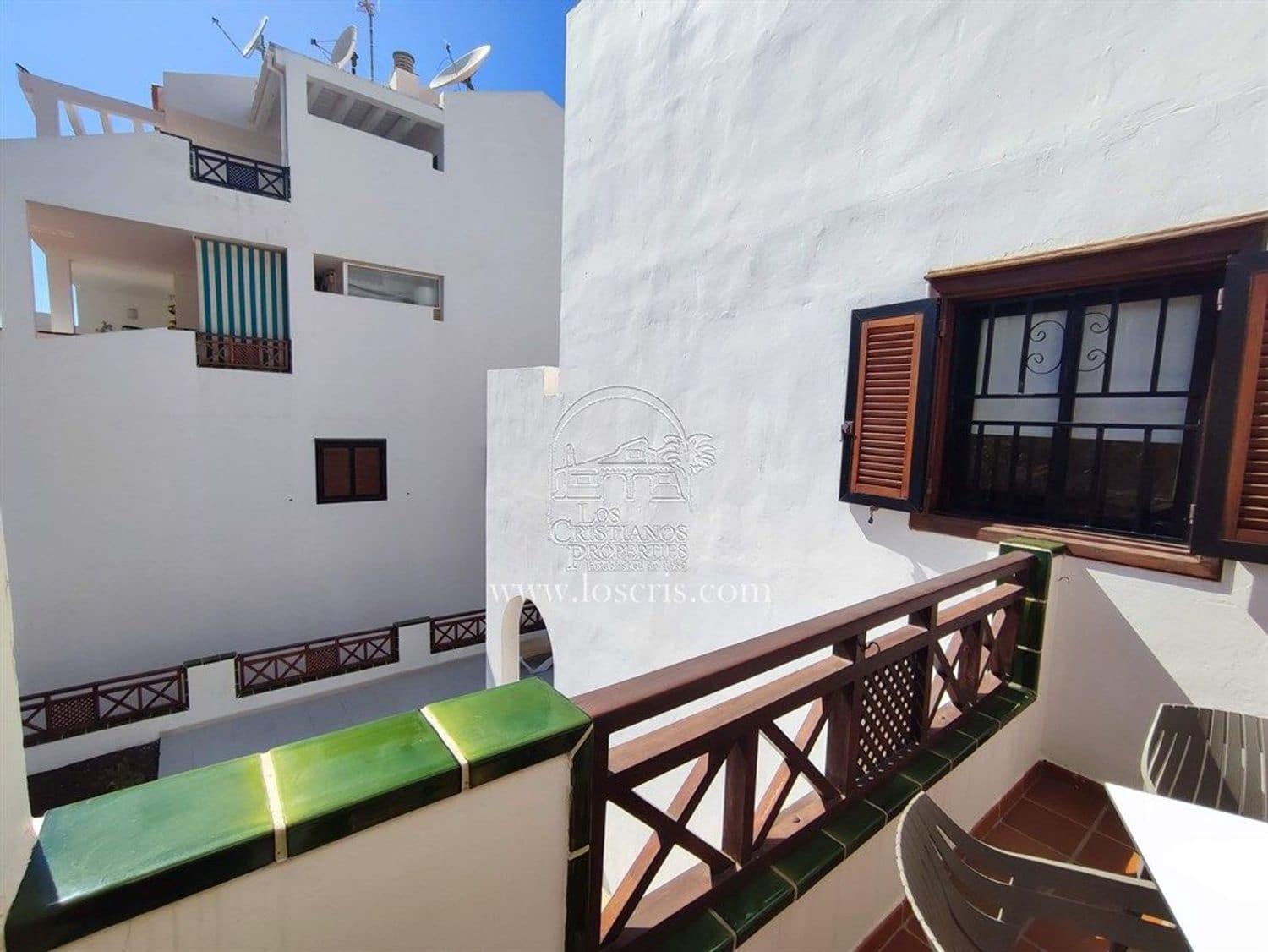 2 bedroom Apartment for sale in Los Cristianos with pool garage - € 370,000 (Ref: 9665653)