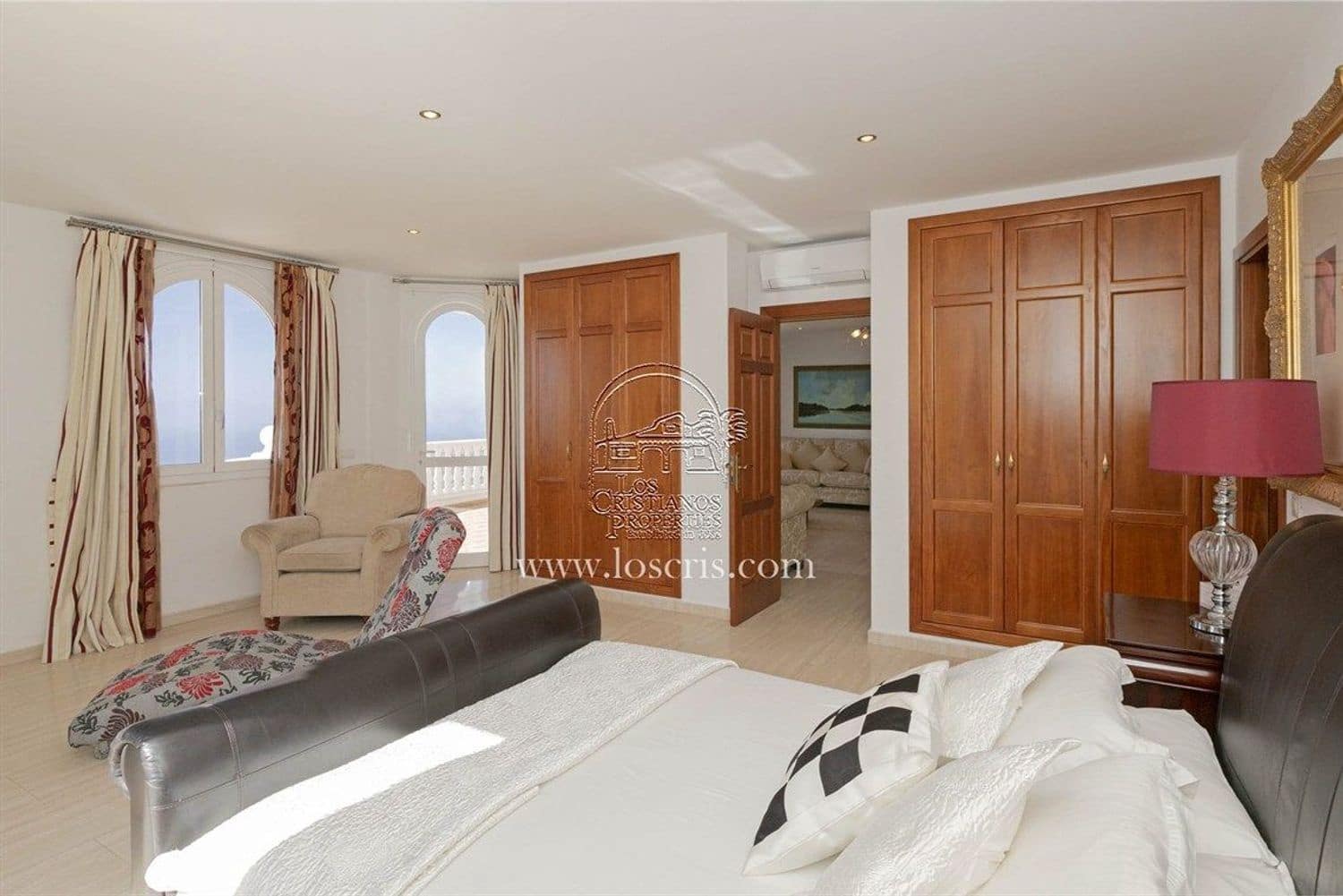 8 chambre Villa/Maison à vendre à Costa Adeje avec piscine garage - 1 450 000 € (Ref: 9673719)