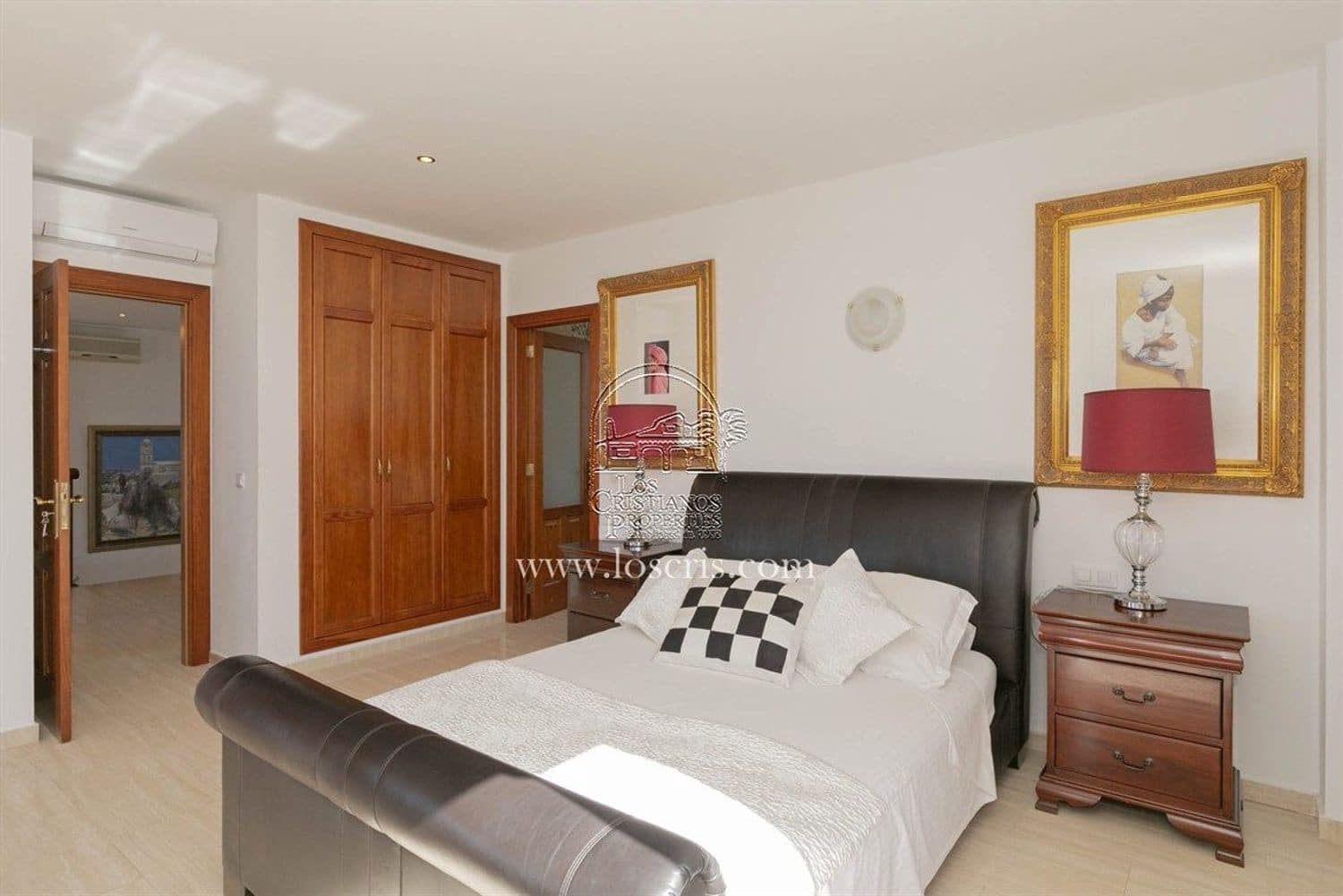 8 chambre Villa/Maison à vendre à Costa Adeje avec piscine garage - 1 450 000 € (Ref: 9673719)