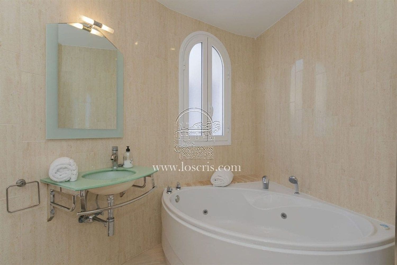 8 chambre Villa/Maison à vendre à Costa Adeje avec piscine garage - 1 450 000 € (Ref: 9673719)