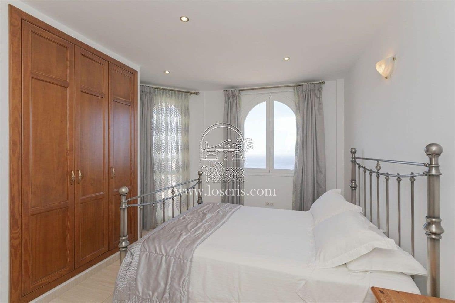 8 chambre Villa/Maison à vendre à Costa Adeje avec piscine garage - 1 450 000 € (Ref: 9673719)