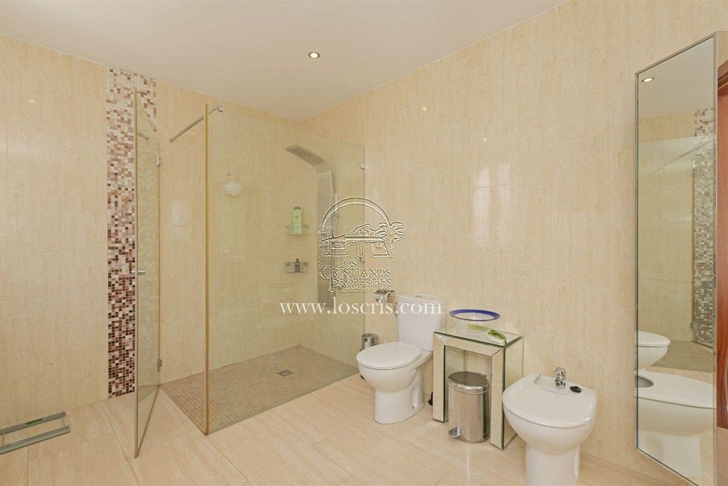 8 chambre Villa/Maison à vendre à Costa Adeje avec piscine garage - 1 450 000 € (Ref: 9673719)