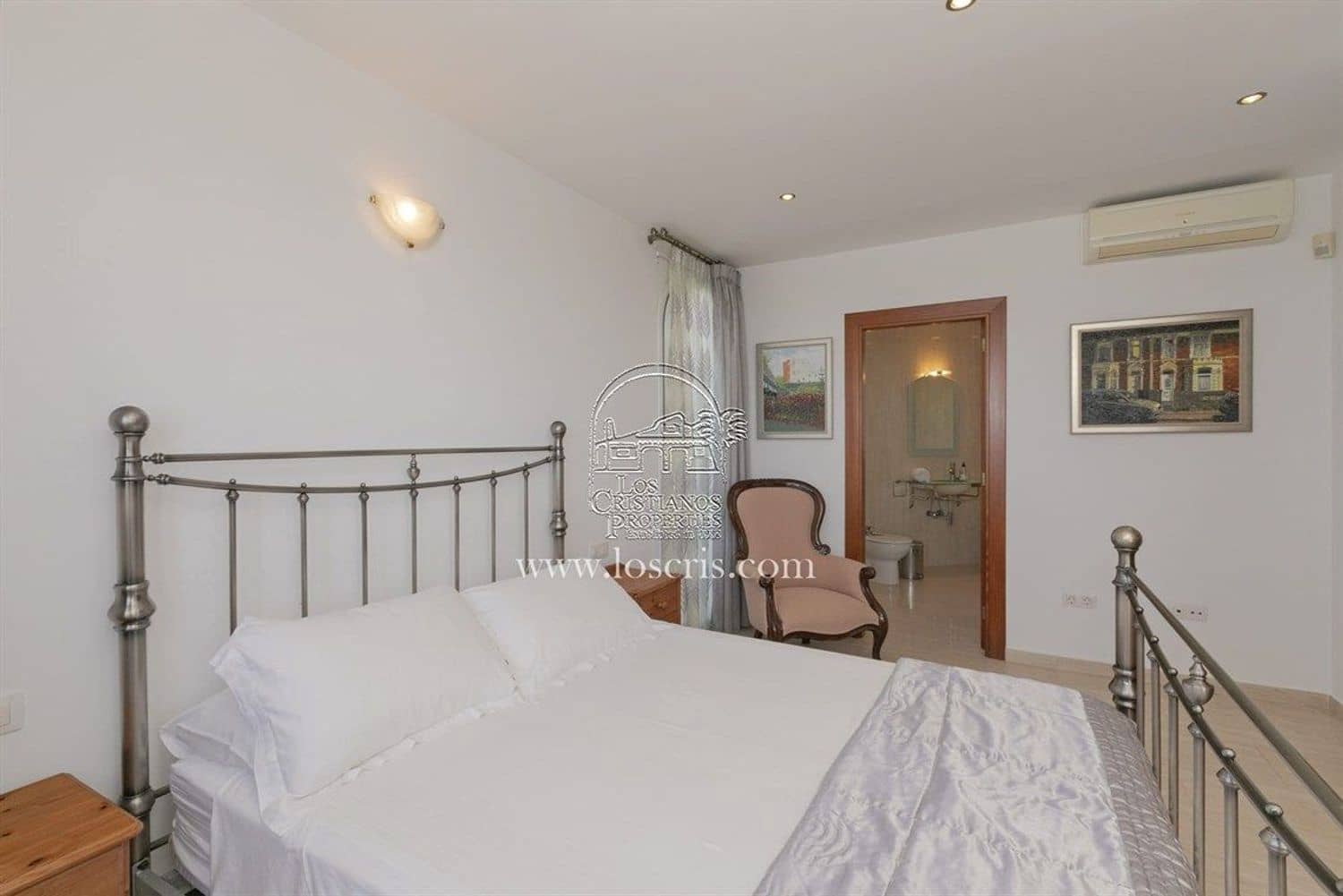 8 chambre Villa/Maison à vendre à Costa Adeje avec piscine garage - 1 450 000 € (Ref: 9673719)