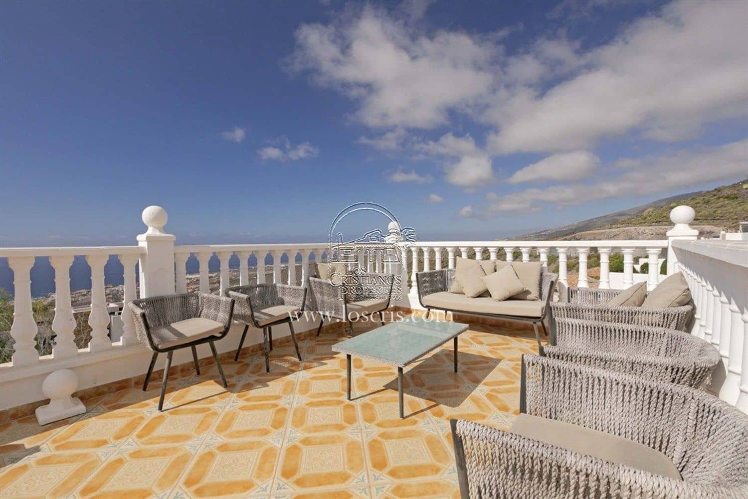 8 chambre Villa/Maison à vendre à Costa Adeje avec piscine garage - 1 450 000 € (Ref: 9673719)