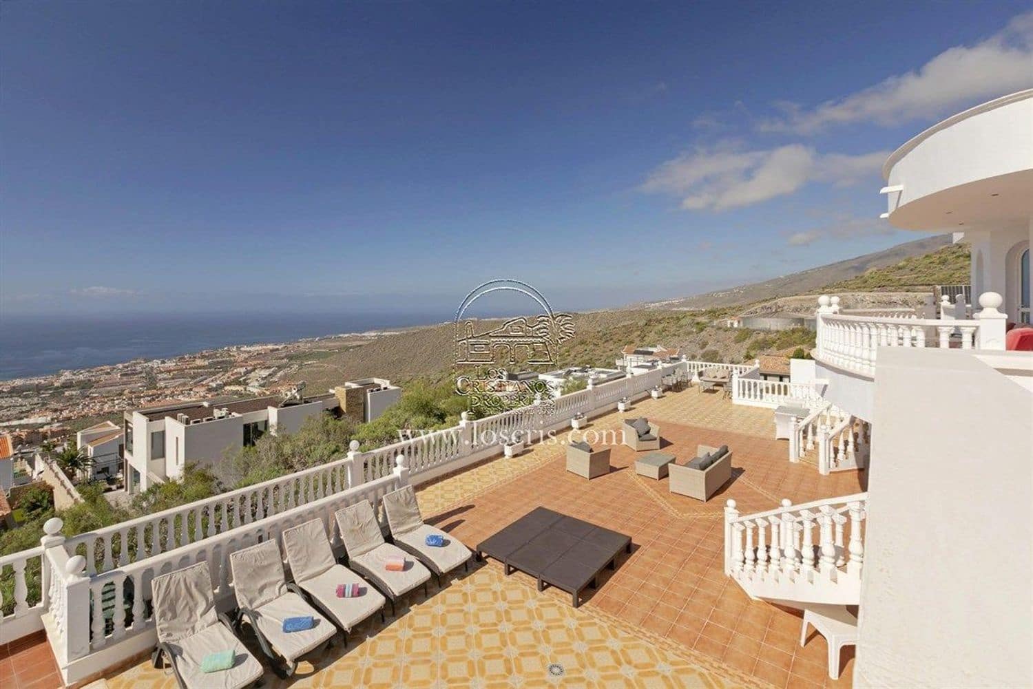 8 chambre Villa/Maison à vendre à Costa Adeje avec piscine garage - 1 450 000 € (Ref: 9673719)