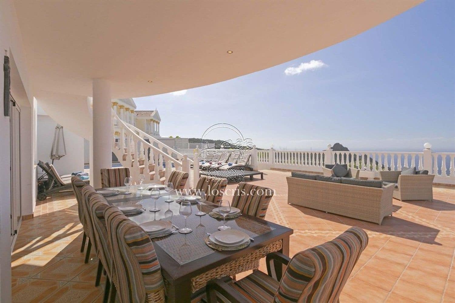 8 chambre Villa/Maison à vendre à Costa Adeje avec piscine garage - 1 450 000 € (Ref: 9673719)