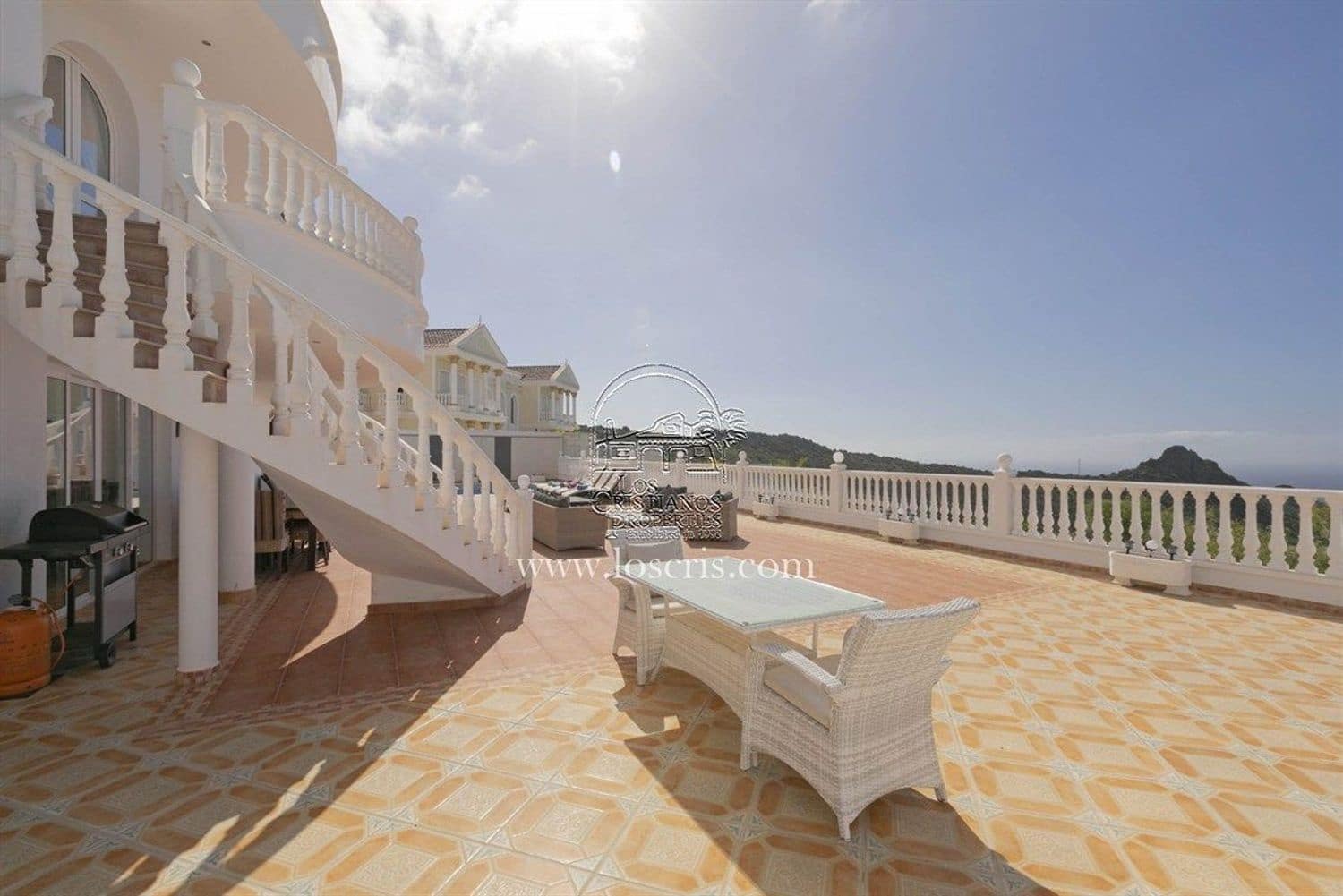 8 chambre Villa/Maison à vendre à Costa Adeje avec piscine garage - 1 450 000 € (Ref: 9673719)