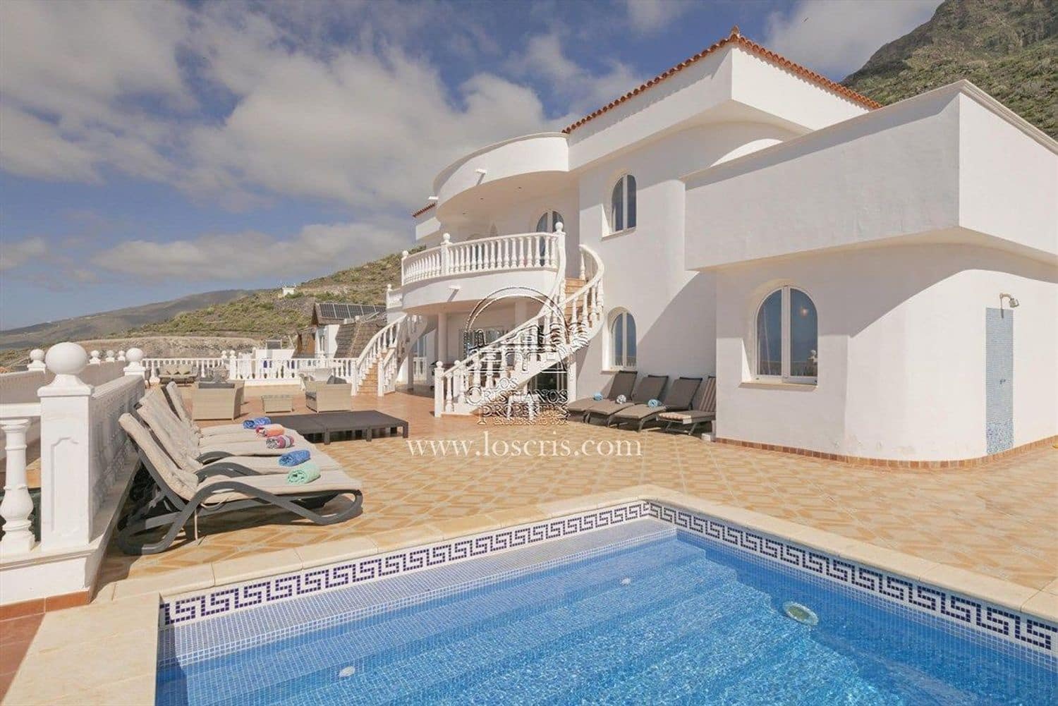 8 chambre Villa/Maison à vendre à Costa Adeje avec piscine garage - 1 450 000 € (Ref: 9673719)