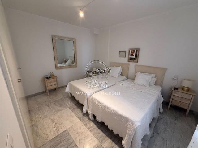 Leilighet til salgs i Los Cristianos, Arona med svømmebasseng garasje - € 299 000 (Ref: 9798521)