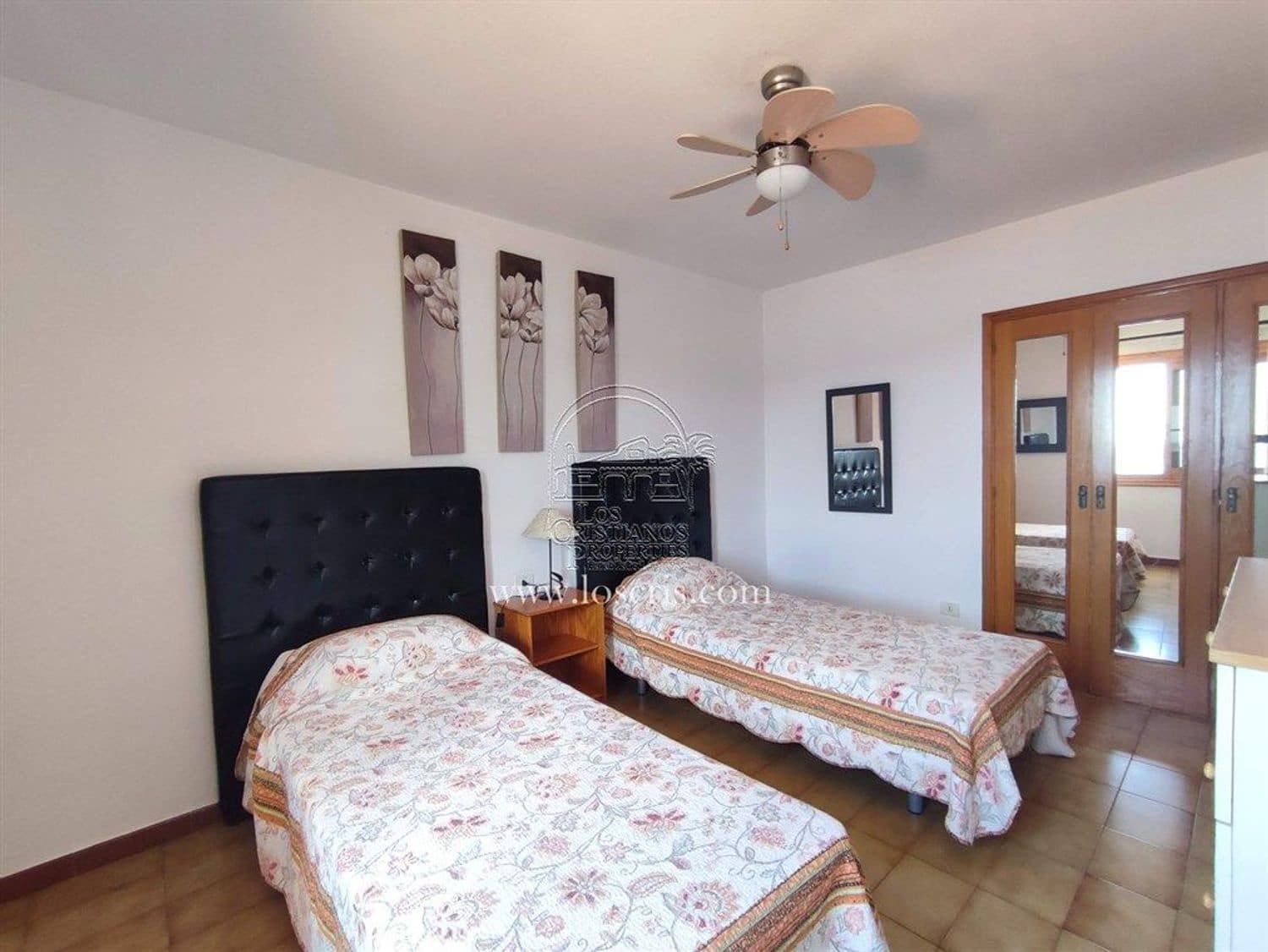 1 soverom Leilighet til salgs i Los Cristianos med svømmebasseng garasje - € 265 000 (Ref: 9828251)