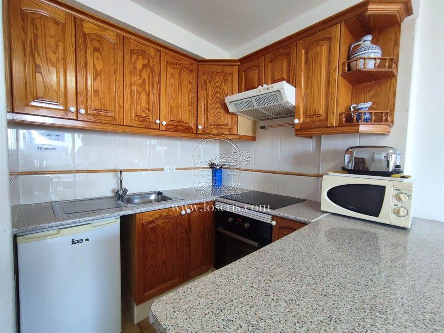 1 soverom Leilighet til salgs i Los Cristianos med svømmebasseng garasje - € 265 000 (Ref: 9828251)
