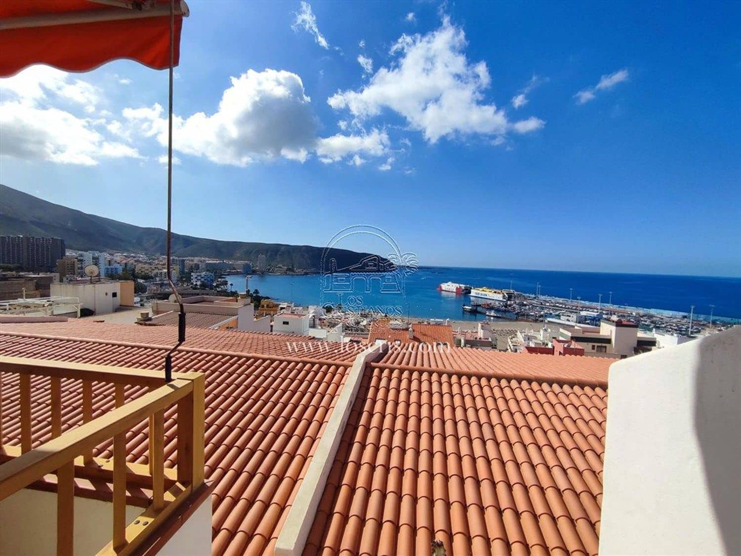1 soverom Leilighet til salgs i Los Cristianos med svømmebasseng garasje - € 265 000 (Ref: 9828251)