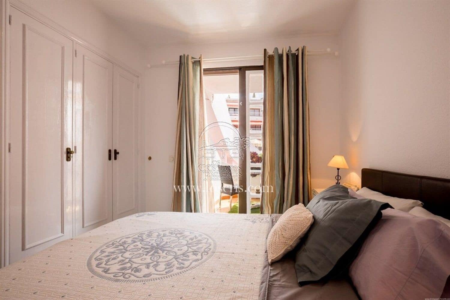 1 soverom Leilighet til salgs i Los Cristianos med svømmebasseng garasje - € 279 000 (Ref: 9877777)