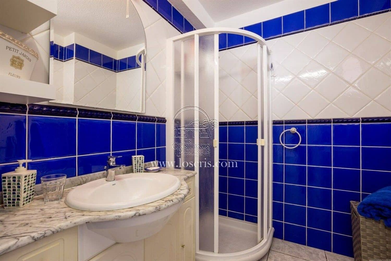 1 soverom Leilighet til salgs i Los Cristianos med svømmebasseng garasje - € 279 000 (Ref: 9877777)