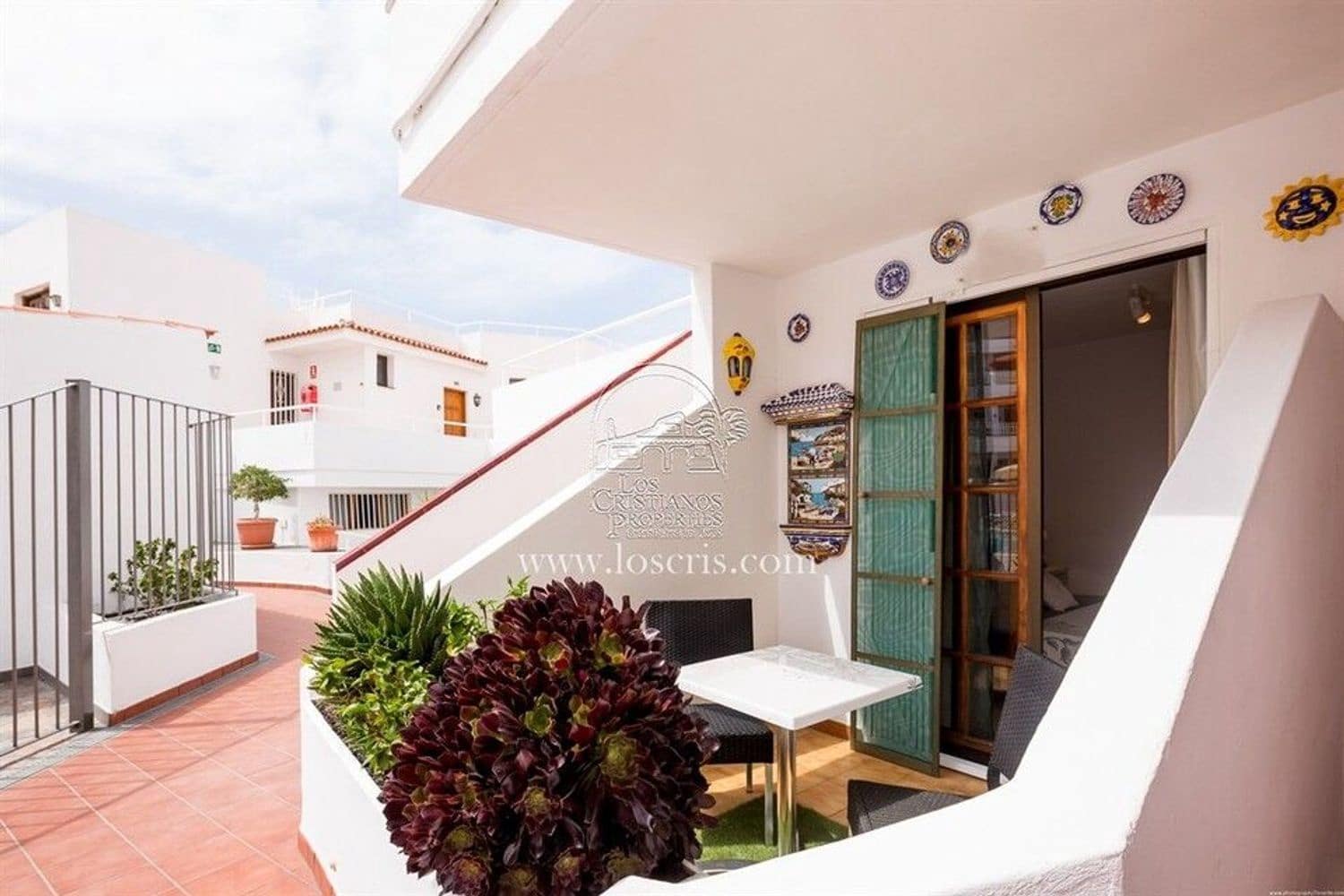 1 soverom Leilighet til salgs i Los Cristianos med svømmebasseng garasje - € 279 000 (Ref: 9877777)