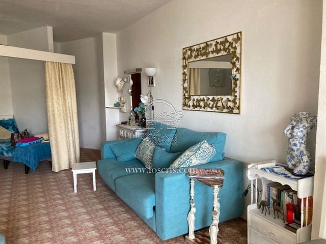 Huoneisto myytävänä paikassa Los Cristianos, Arona mukana uima-altaan 
autotalli - 275 000 € (Ref: 9888643)
