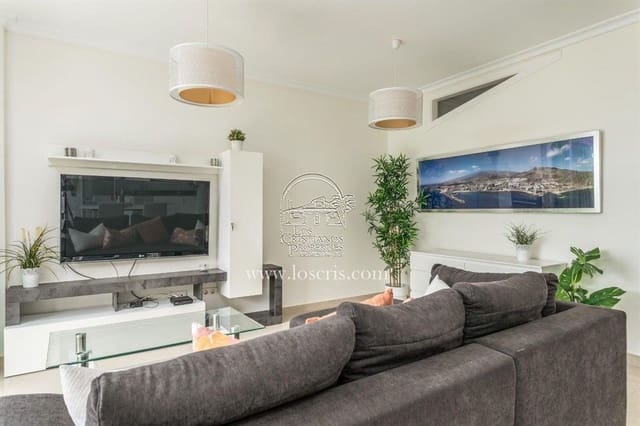 2 soverom Leilighet til salgs i Los Cristianos, Arona med svømmebasseng garasje - € 730 000 (Ref: 9909885)