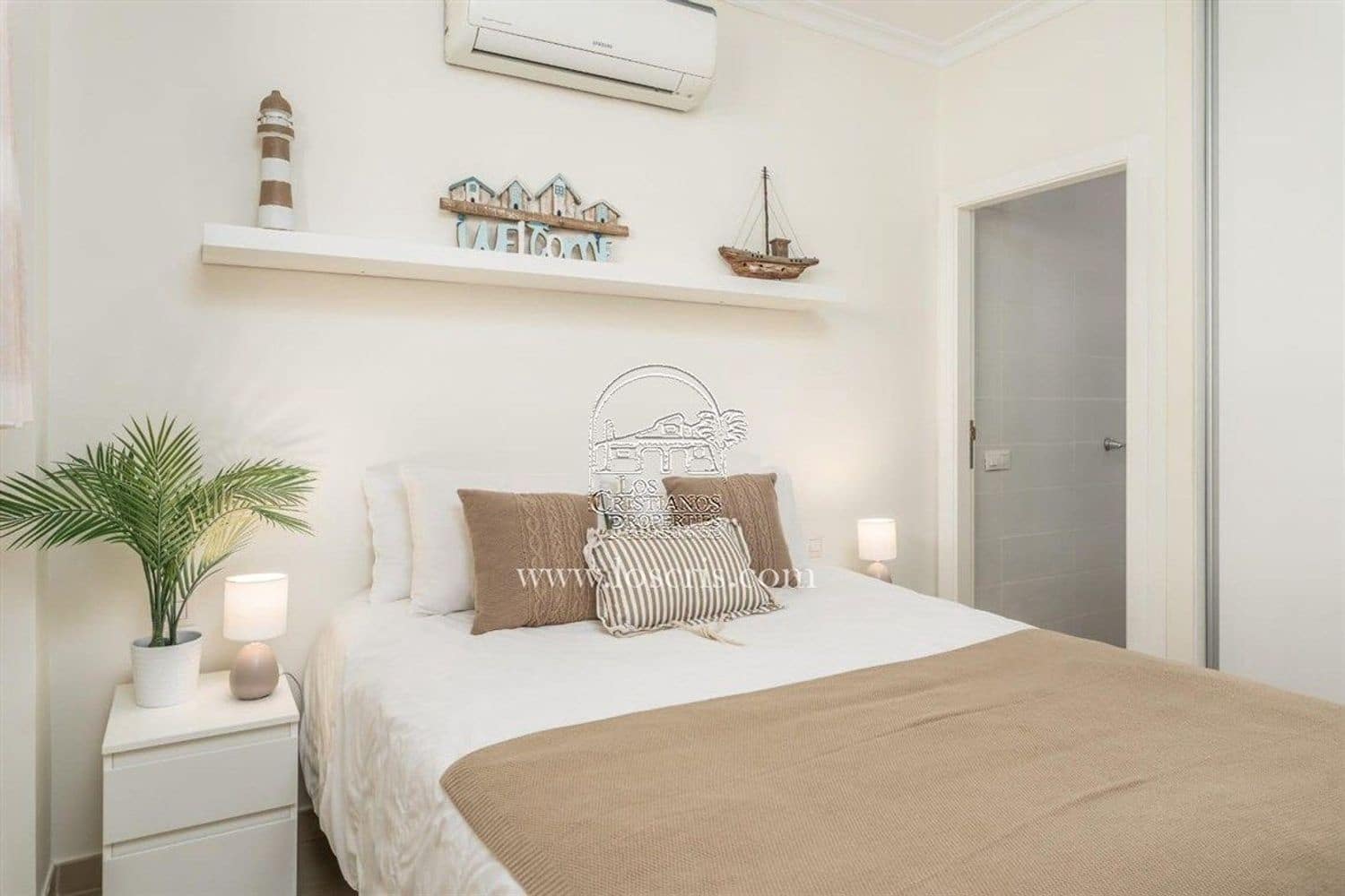 2 soverom Leilighet til salgs i Los Cristianos med svømmebasseng garasje - € 730 000 (Ref: 9909885)