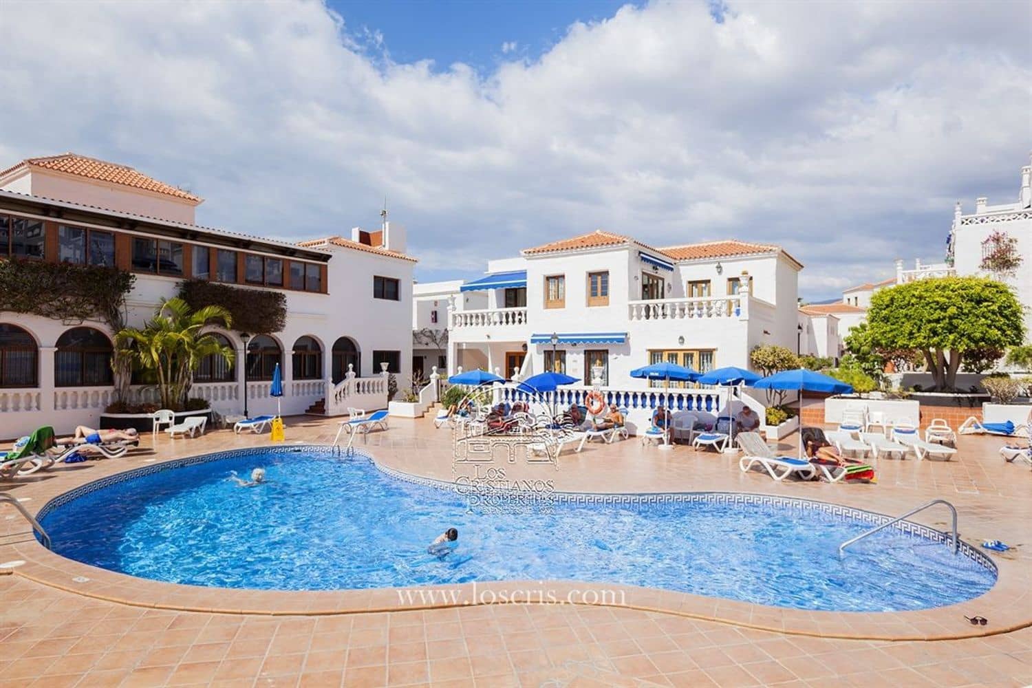 Apartment for sale in Los Cristianos with pool garage - € 220,000 (Ref: 9921651)