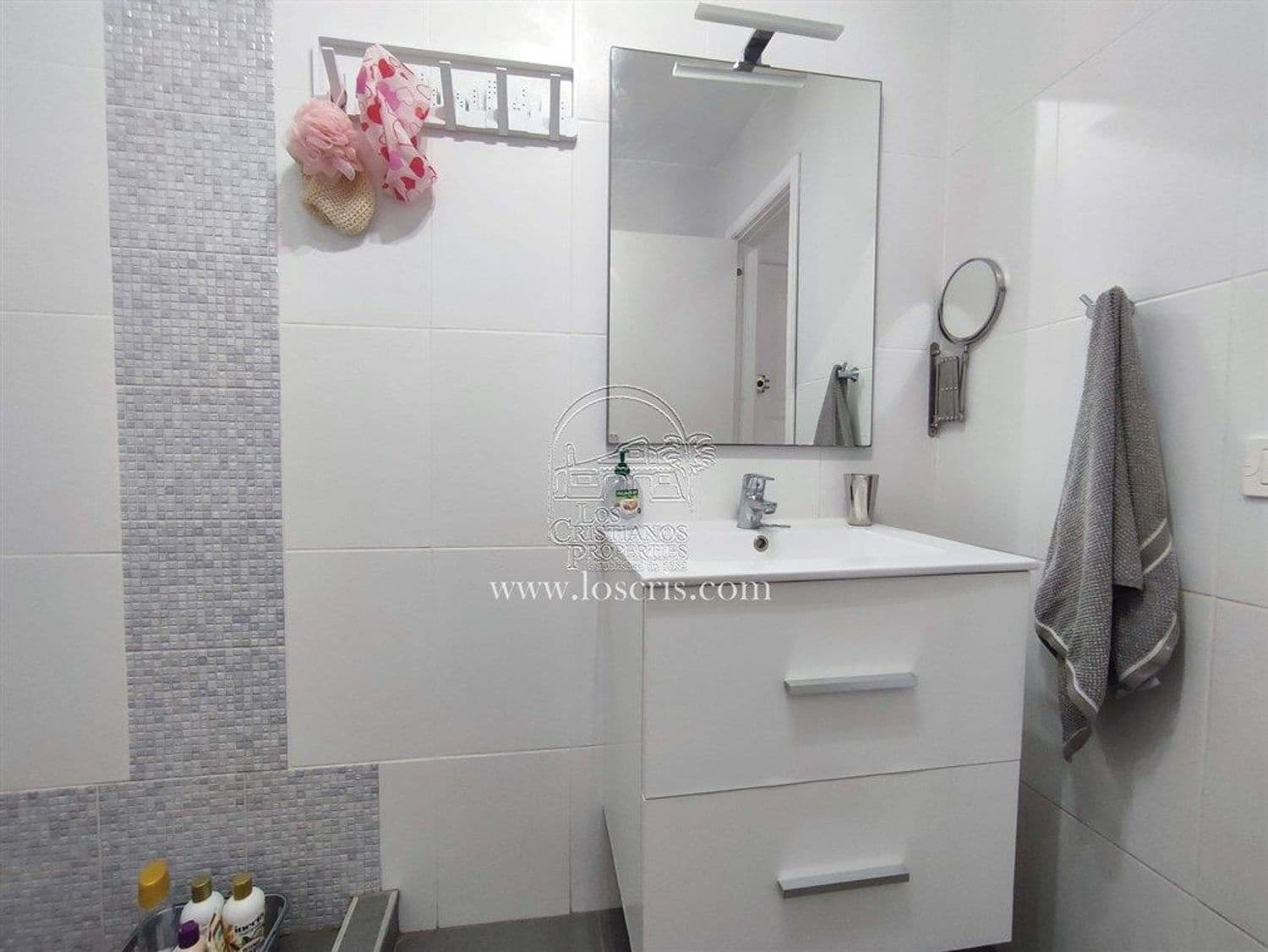 Apartment for sale in Los Cristianos with pool garage - € 220,000 (Ref: 9921651)