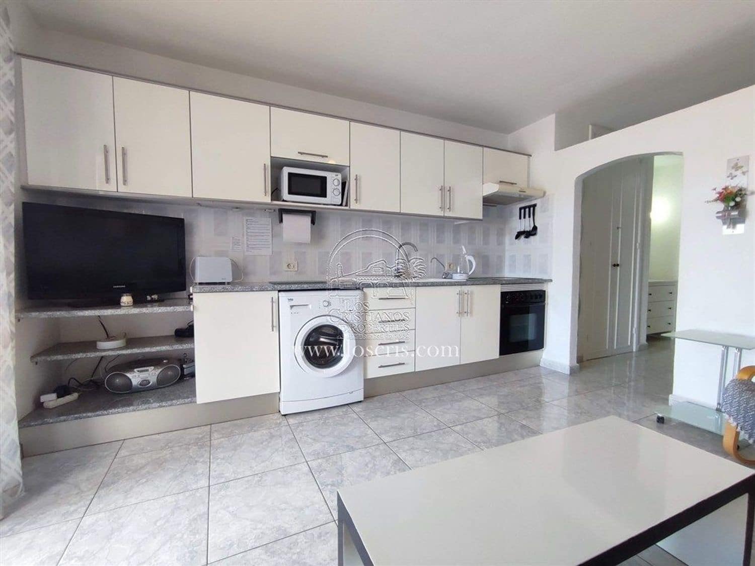 Apartment for sale in Los Cristianos with pool garage - € 220,000 (Ref: 9921651)