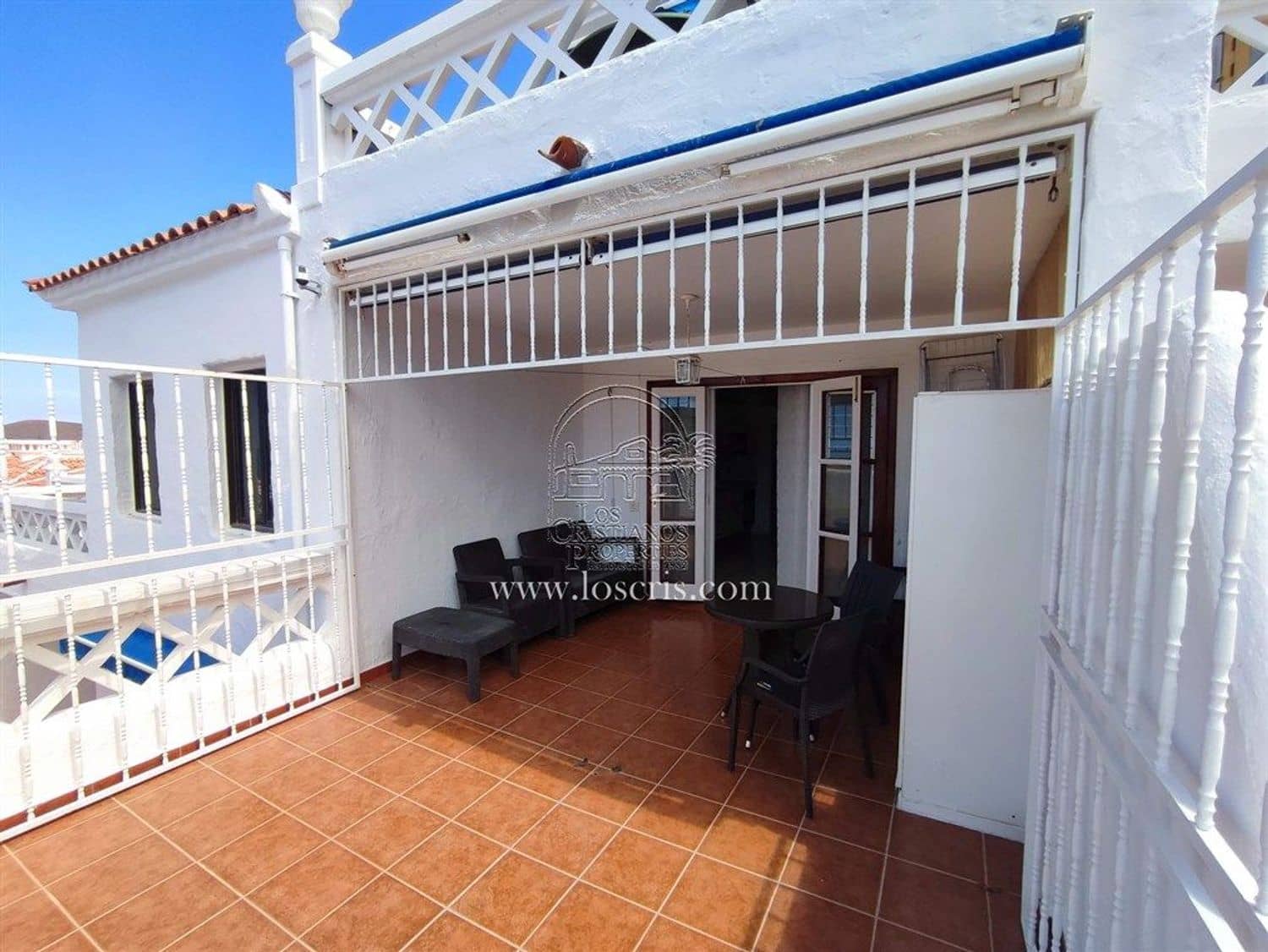 Apartment for sale in Los Cristianos with pool garage - € 220,000 (Ref: 9921651)