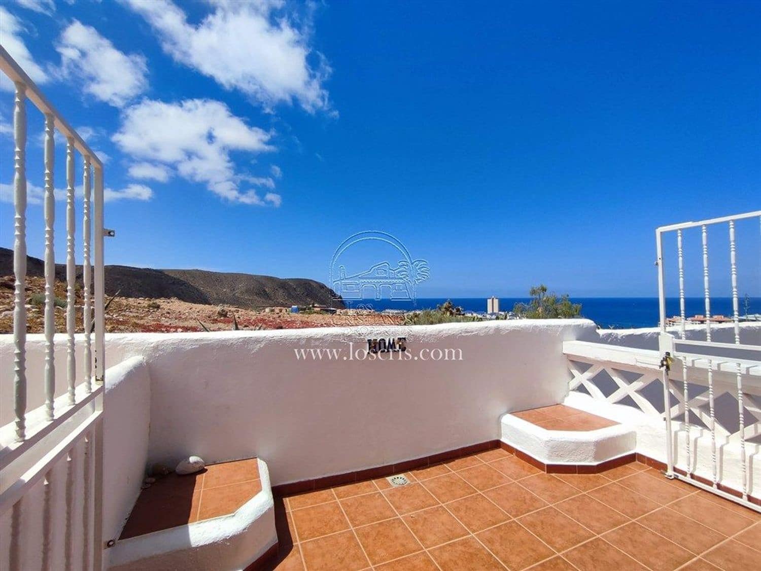 Apartment for sale in Los Cristianos with pool garage - € 220,000 (Ref: 9921651)