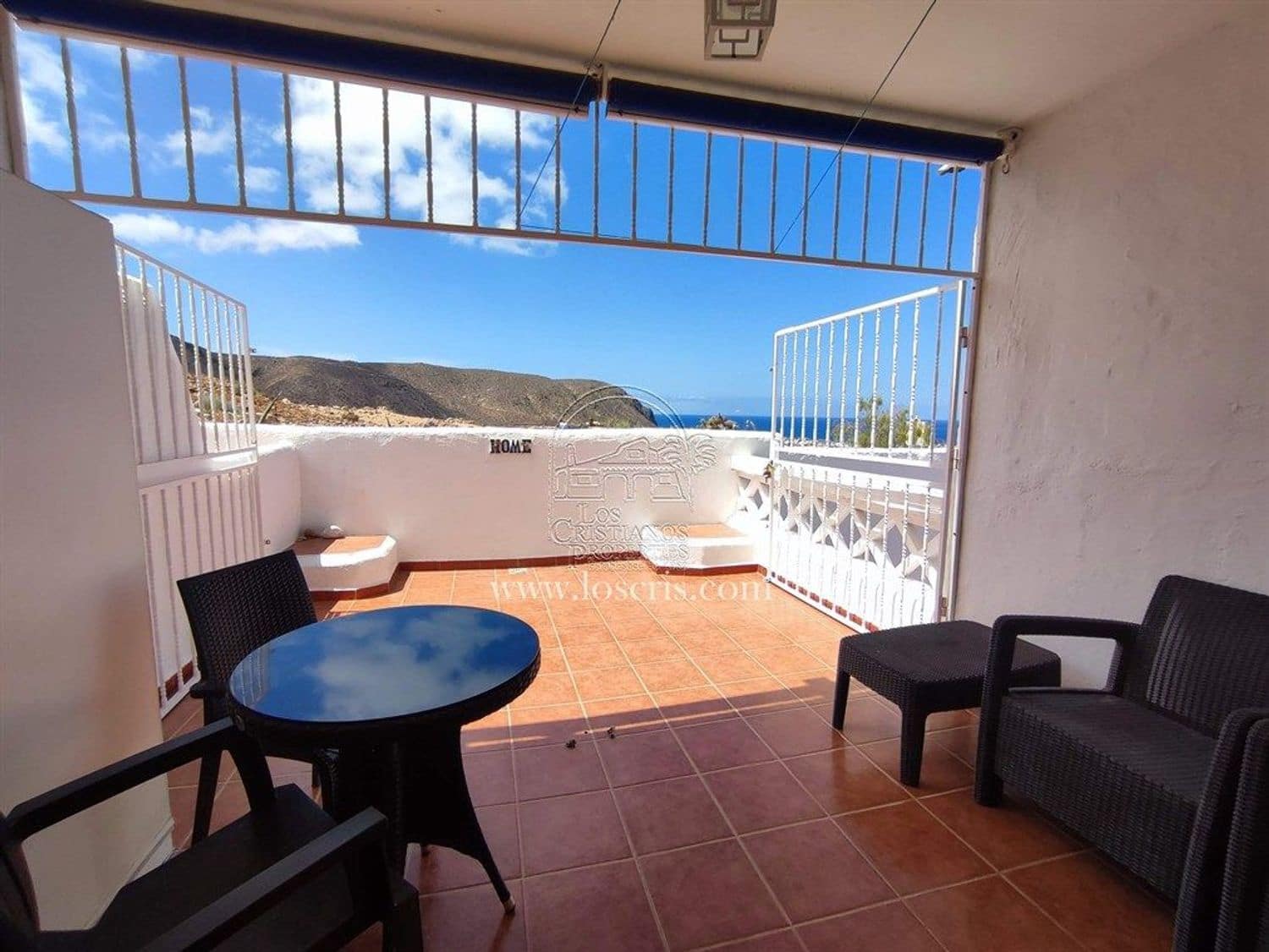 Apartment for sale in Los Cristianos with pool garage - € 220,000 (Ref: 9921651)