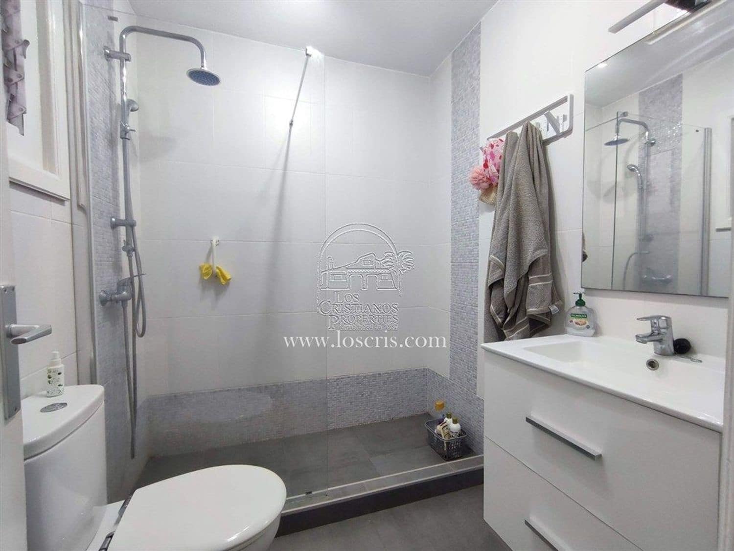 Apartment for sale in Los Cristianos with pool garage - € 220,000 (Ref: 9921651)