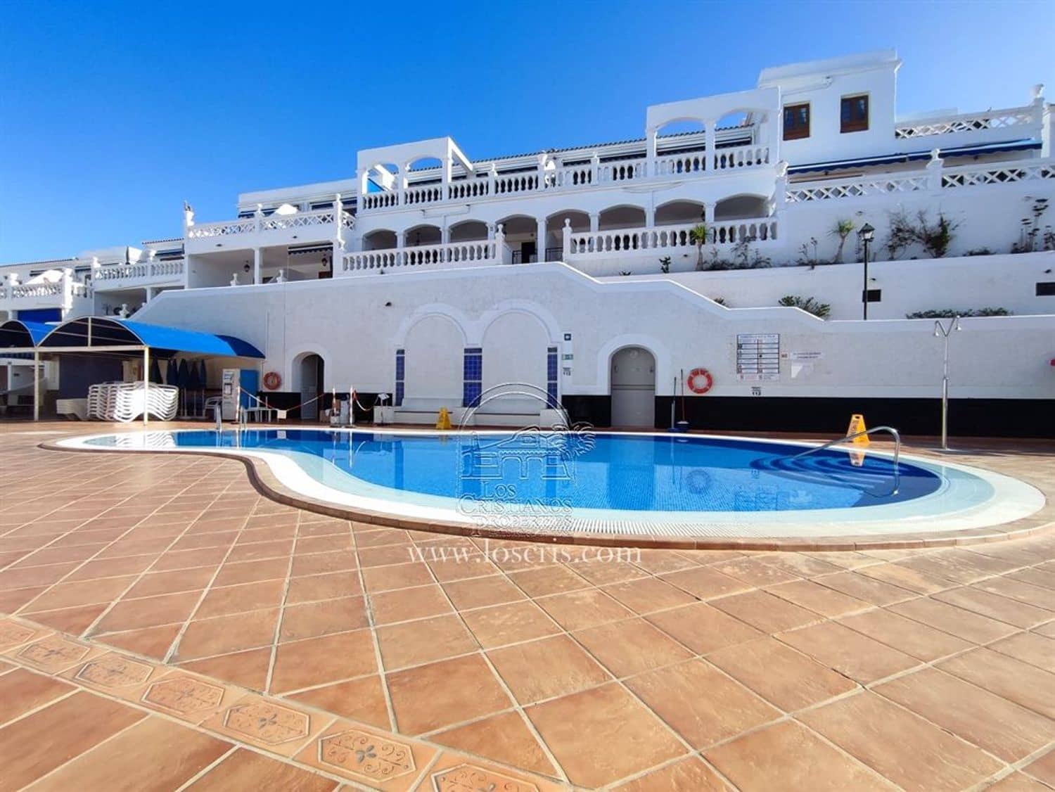 Apartment for sale in Los Cristianos with pool garage - € 220,000 (Ref: 9921651)