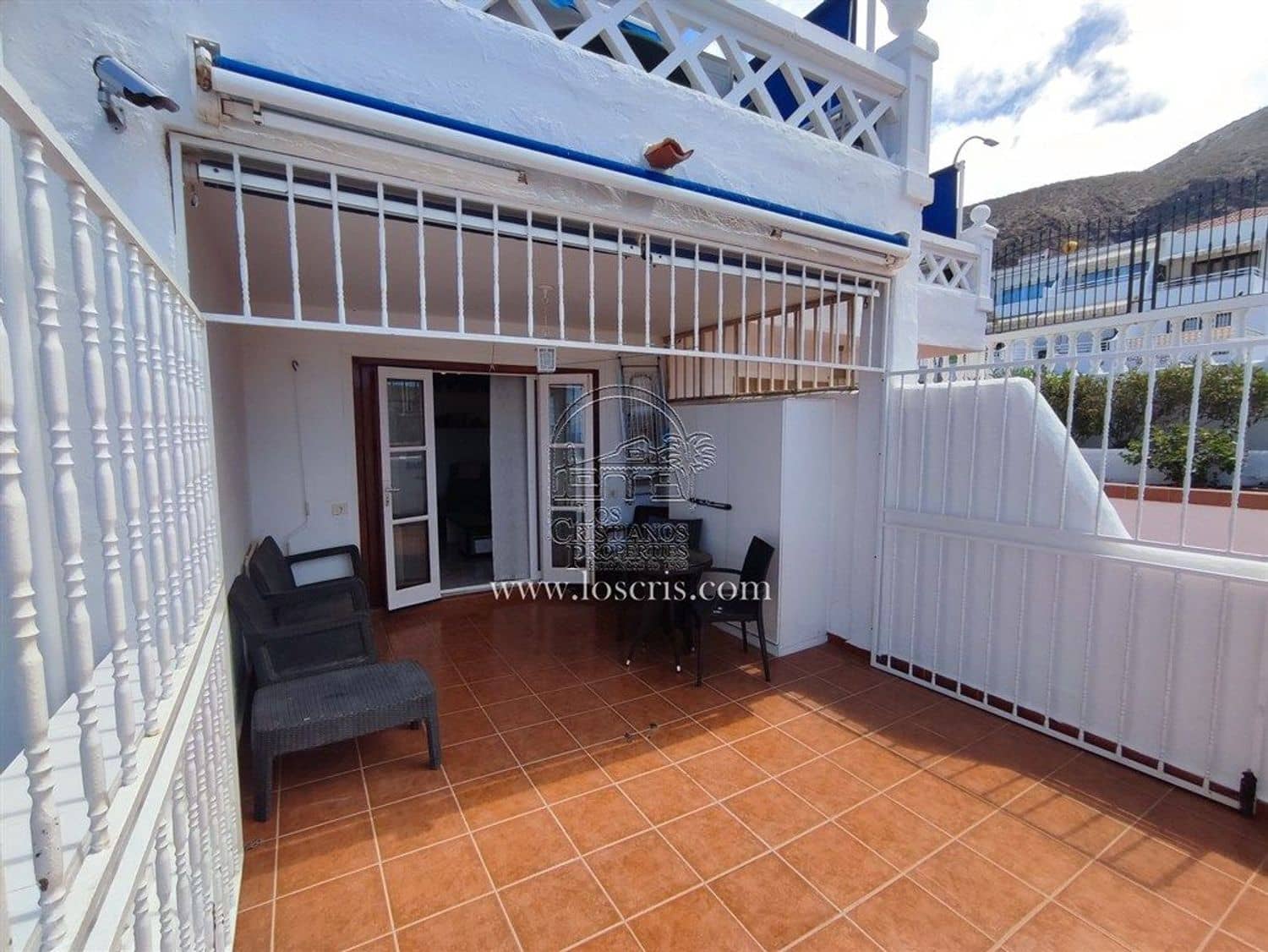 Apartment for sale in Los Cristianos with pool garage - € 220,000 (Ref: 9921651)