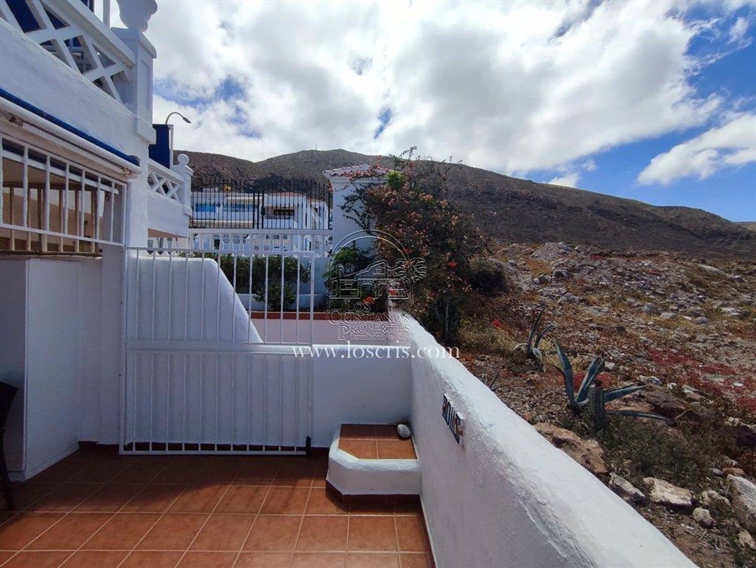 Apartment for sale in Los Cristianos with pool garage - € 220,000 (Ref: 9921651)