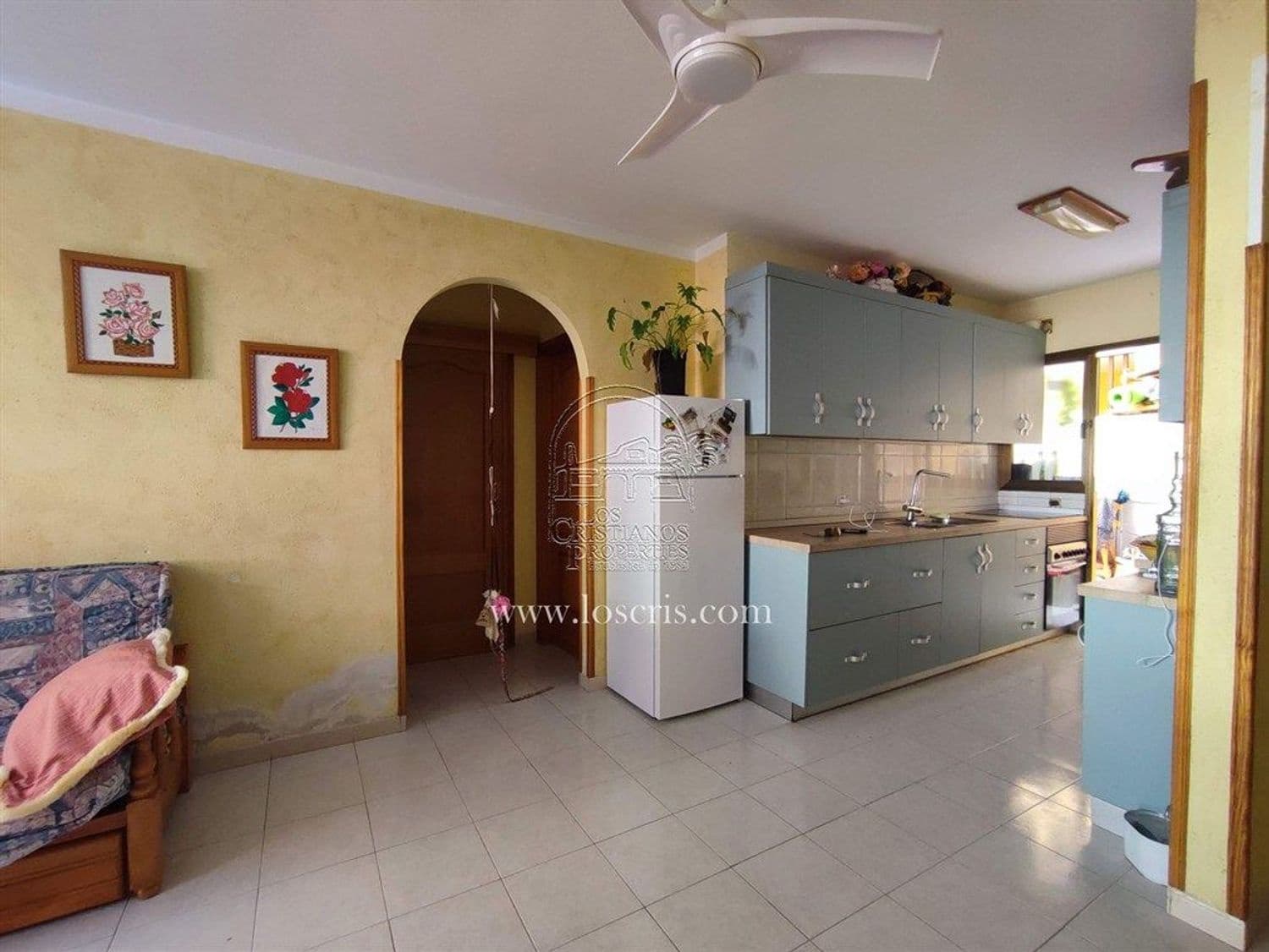 2 bedroom Apartment for sale in El Medano with garage - € 420,000 (Ref: 9935479)