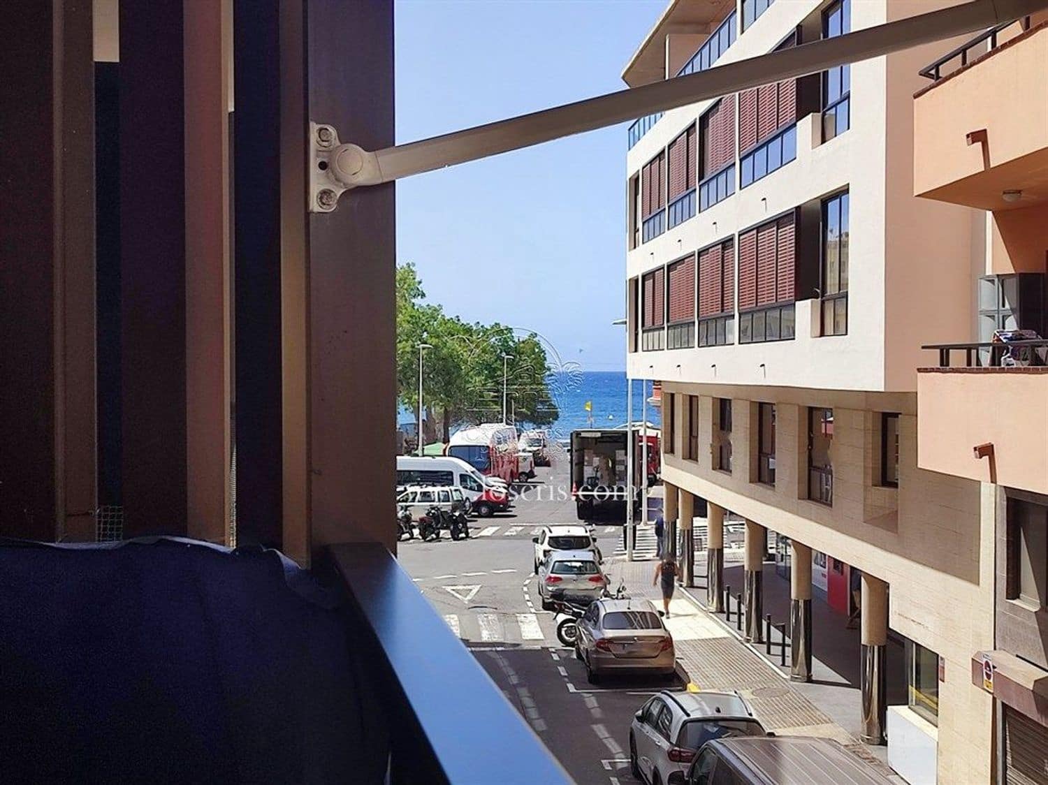 2 bedroom Apartment for sale in El Medano with garage - € 420,000 (Ref: 9935479)
