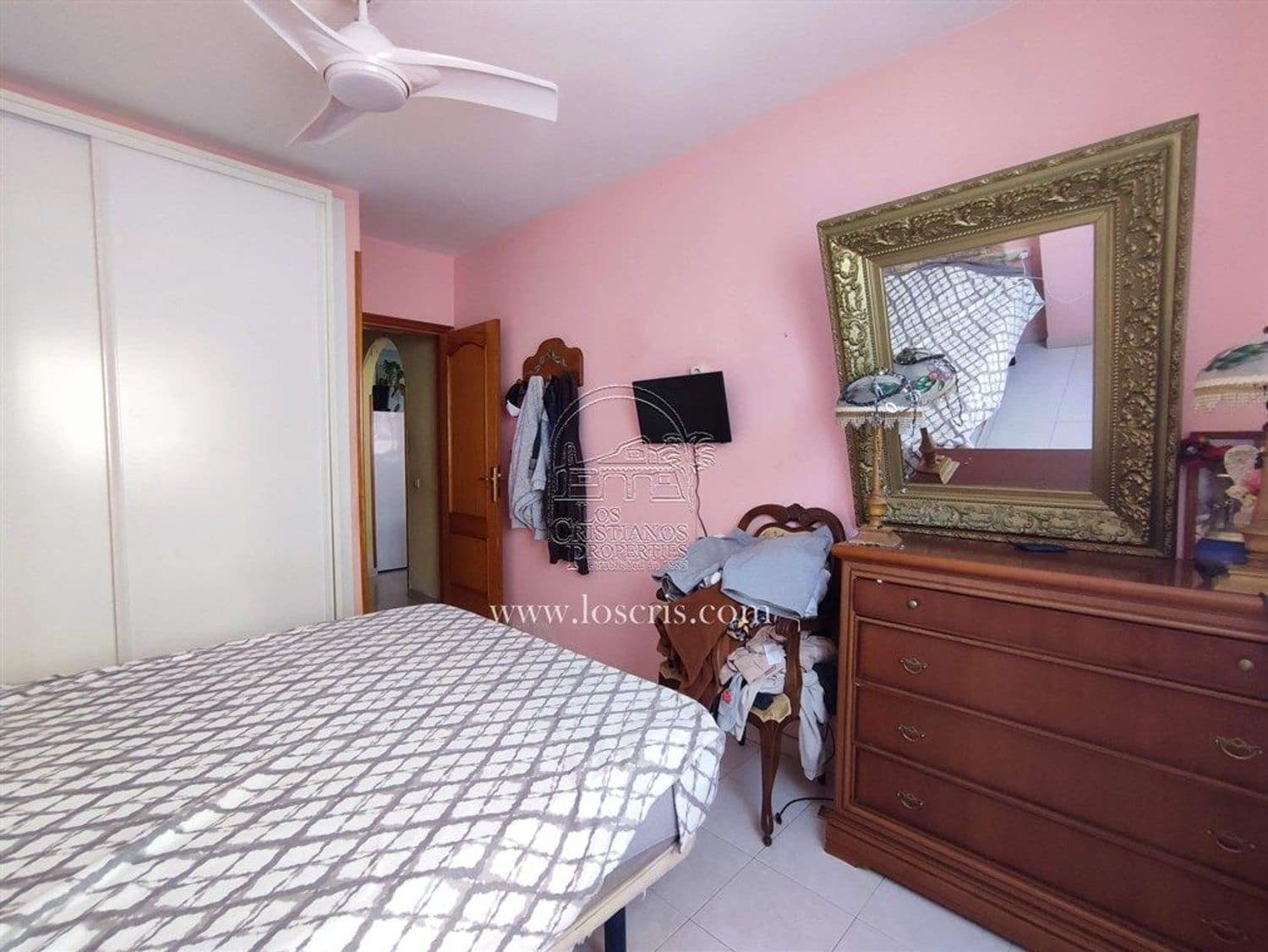 2 bedroom Apartment for sale in El Medano with garage - € 420,000 (Ref: 9935479)