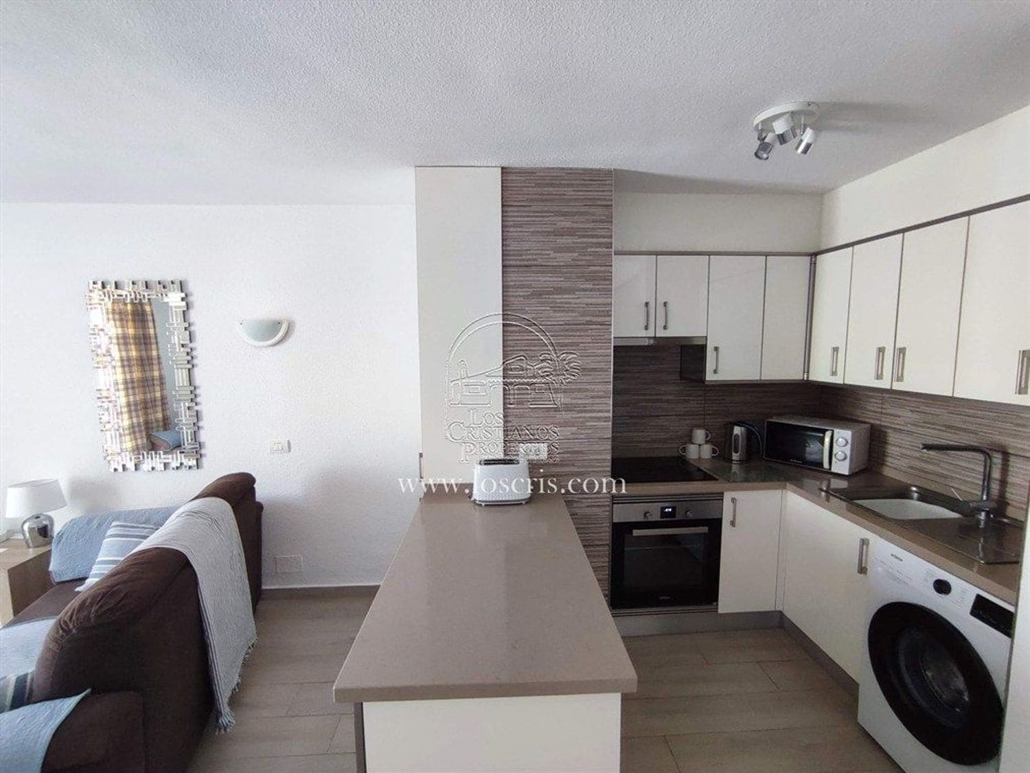 1 bedroom Apartment for sale in Los Cristianos with garage - € 289,000 (Ref: 9935480)