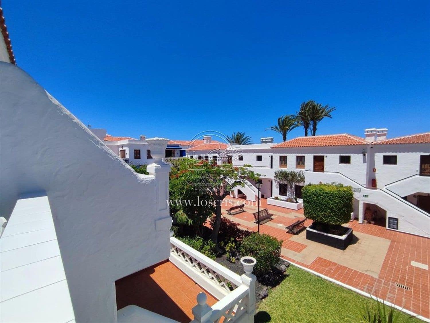 1 bedroom Apartment for sale in Los Cristianos with garage - € 289,000 (Ref: 9935480)