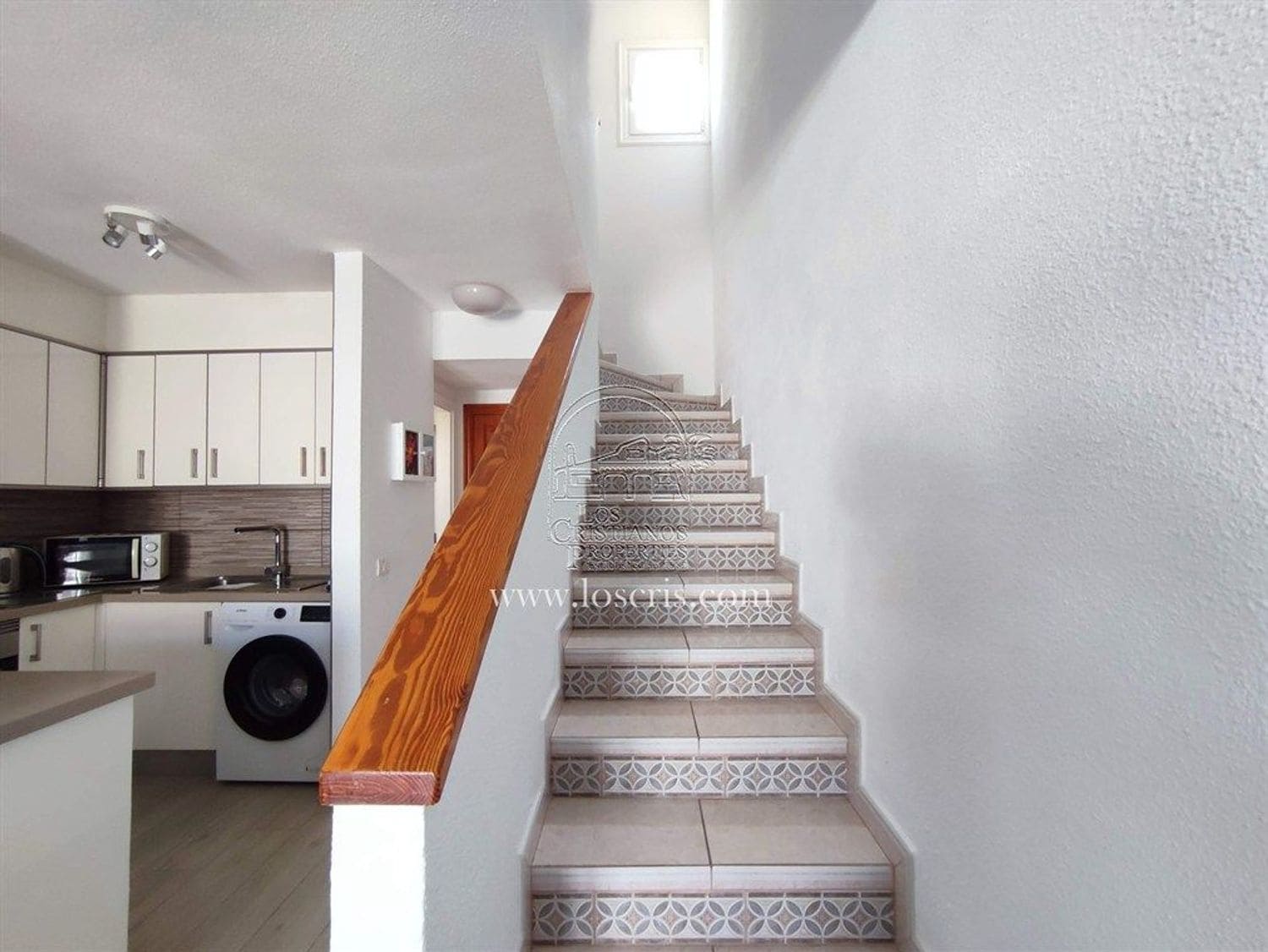 1 bedroom Apartment for sale in Los Cristianos with garage - € 289,000 (Ref: 9935480)