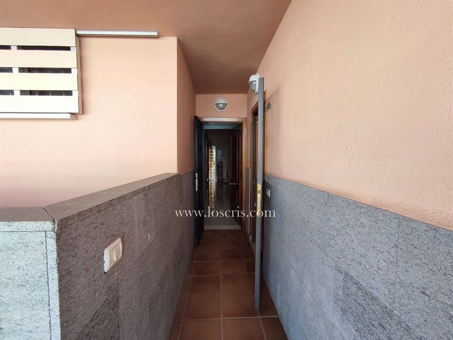 1 Zimmer Apartment zu verkaufen in Los Cristianos mit Pool Garage - 273.000 € (Ref: 9953681)