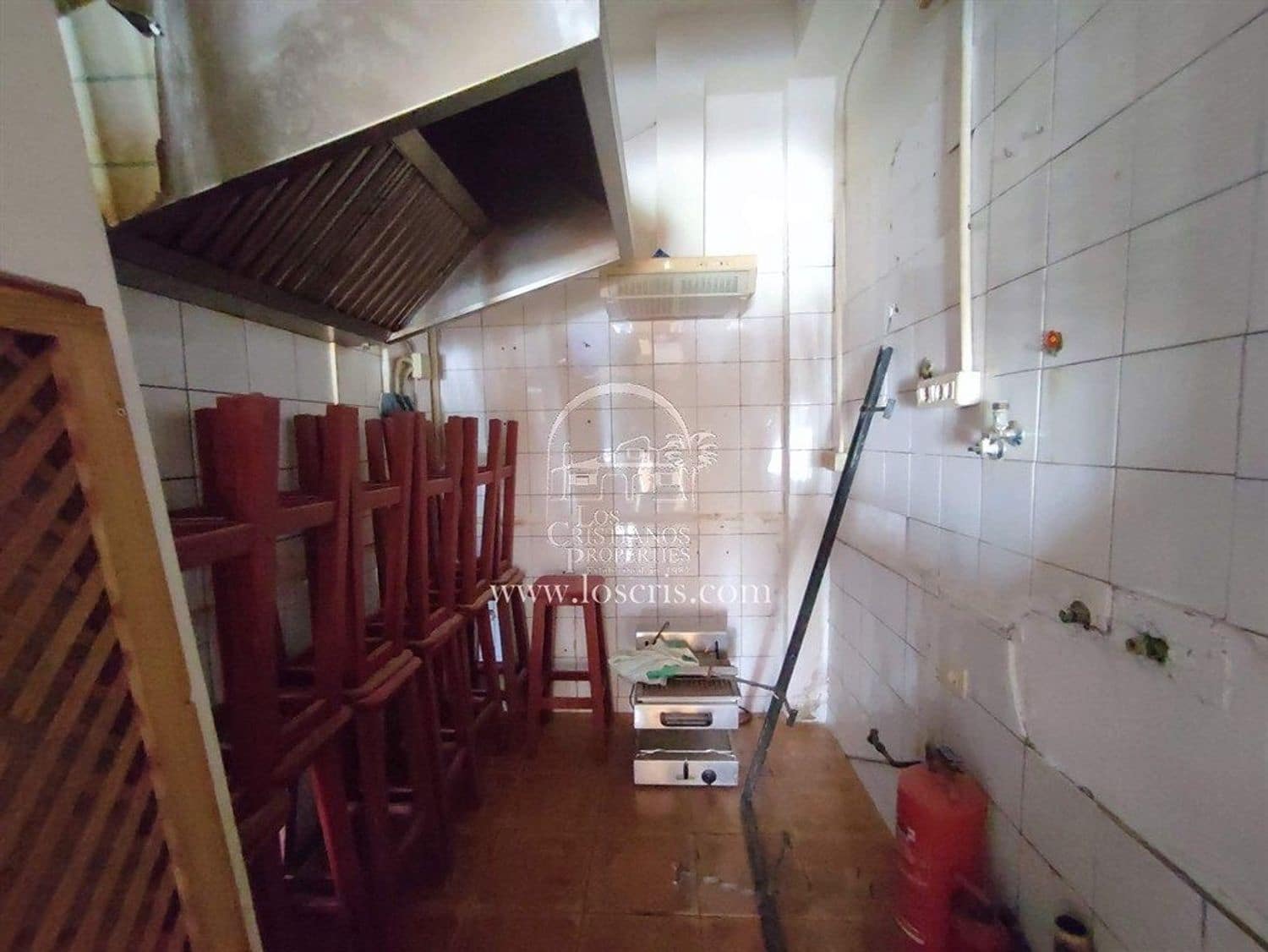 Kommersiell til salgs i Los Cristianos - € 335 000 (Ref: 9958969)