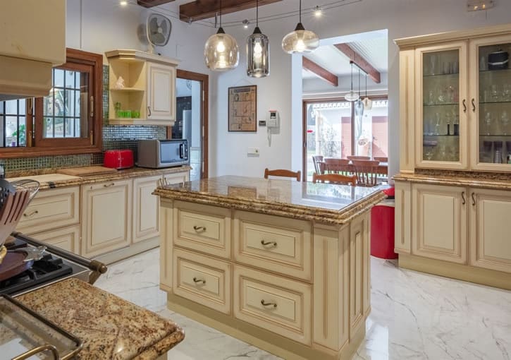6 bedroom Villa for sale in Javea / Xabia with pool garage - € 1,995,000 (Ref: 10015845)
