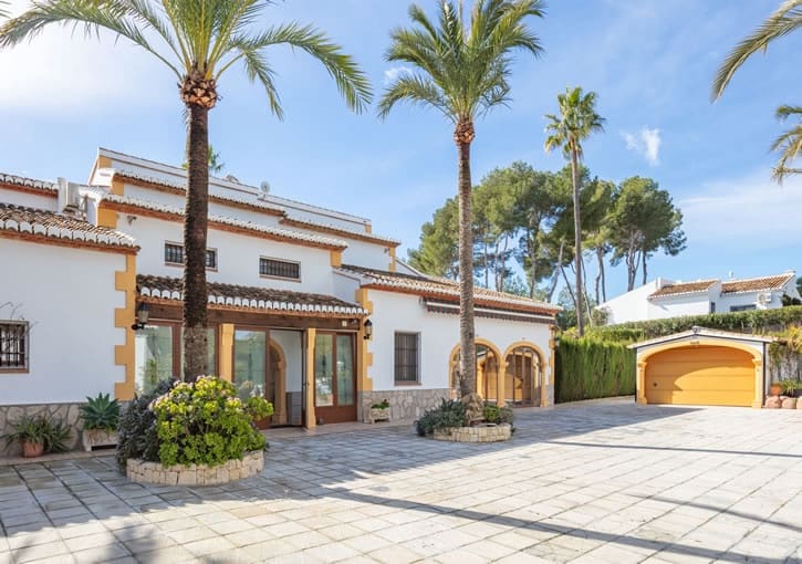 6 bedroom Villa for sale in Javea / Xabia with pool garage - € 1,995,000 (Ref: 10015845)
