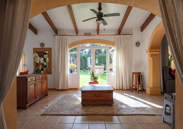6 bedroom Villa for sale in Javea / Xàbia with pool garage - € 1,995,000 (Ref: 10015845)