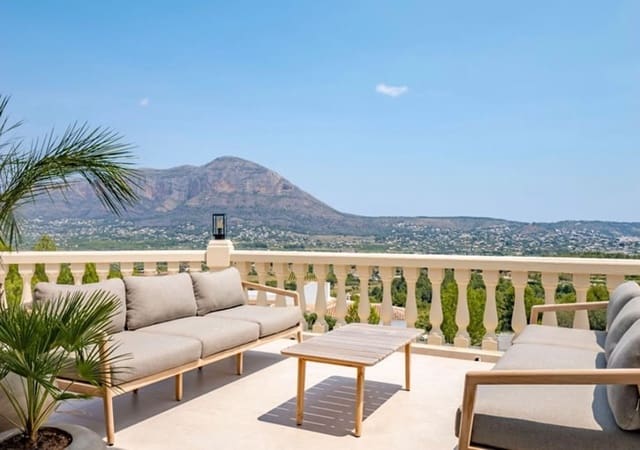 9 bedroom Villa for sale in Javea / Xàbia with pool garage - € 3,950,000 (Ref: 10018075)