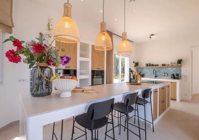 9 bedroom Villa for sale in Javea / Xàbia with pool garage - € 3,950,000 (Ref: 10018075)